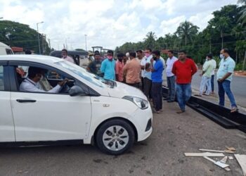 ಬಂಟ್ವಾಳ : ಬ್ರಹ್ಮರಕೂಟ್ಲು ಟೋಲ್ ಗೇಟ್ ಬಳಿ ಮತ್ತೆ ಡಿವೈಡರ್ ಅಳವಡಿಕೆಗೆ ಪ್ರಕ್ರಿಯೆಗೆ ಸಾರ್ವಜನಿಕರಿಂದ ವಿರೋಧ