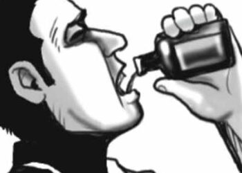 ಕಾರ್ಕಳ: ಸಾರ್ವಜನಿಕ ರಸ್ತೆಯಲ್ಲಿ ವಿಷ ಸೇವಿಸಿದ ರಿಕ್ಷಾ ಚಾಲಕ