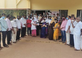 ವಿಟ್ಲ-ಉಪ್ಪಿನಂಗಡಿ ಬ್ಲಾಕ್ ಕಾಂಗ್ರೆಸ್ ವತಿಯಿಂದ ವಿಟ್ಲ ಸಮುದಾಯ ಆರೋಗ್ಯ ಕೇಂದ್ರಕ್ಕೆ ಆಕ್ಸಿಜನ್ ಜಂಬೋ ಸಿಲಿಂಡರ್ ವಿತರಣೆ