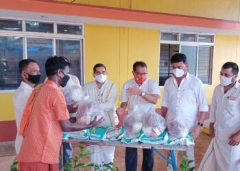 ಯಕ್ಷಗಾನದ ನೇಪತ್ಯ ಕಲಾವಿದರಿಗೆ ಉದ್ಯಮಿ ಸಹಜ್ ರೈ ಬಳಜ್ಜ ಅವರಿಂದ ಅಗತ್ಯ ಆಹಾರ ಸಾಮಾಗ್ರಿಗಳ ಕಿಟ್ ವಿತರಣೆ