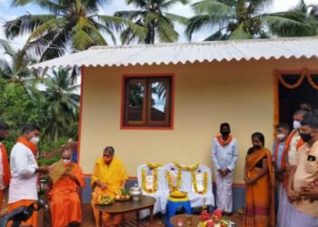 ವಿಟ್ಲ:  ವಿ.ಹಿಂ.ಪ ಬಜರಂಗದಳದ ಕಾರ್ಯಕರ್ತರಿಂದ ಸುಶೀಲ ನಾರಾಯಣ ಆಚಾರ್ಯ ದಂಪತಿ ಕುಟುಂಬಕ್ಕೆ ನೂತನ ಮನೆ ನಿರ್ಮಾಣ