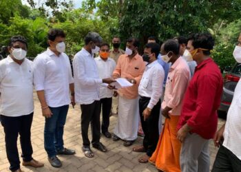 ಮಂಗಳೂರು: ಹಿಂದೂ ಧಾರ್ಮಿಕ ದತ್ತಿ ಇಲಾಖೆಯಿಂದ ಮಸೀದಿ ಮದ್ರಸಗಳಿಗೆ ನೆರವು – ಆದೇಶ ಹಿಂಪಡೆಯಲು ವಿ.ಹಿಂ.ಪ ಬಜರಂಗದಳದಿಂದ ಸಚಿವರಿಗೆ ಮನವಿ