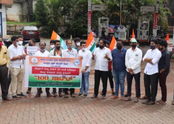 ಕೇಂದ್ರ ಮತ್ತು ರಾಜ್ಯ  ಸರಕಾರ 33 ರೂ ಪೆಟ್ರೋಲ್ ಗೆ  60 ರೂಪಾಯಿ ಟ್ಯಾಕ್ಸ್ ಹಾಕಿ ಜನರಿಂದ ದರೋಡೆ ಮಾಡುತ್ತಿದೆ –  ಮಹಮ್ಮದ್ ಅಲಿ