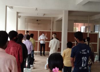 ಪುತ್ತೂರು : ಕೊರೊನಾ ಸಂಕಷ್ಟದಲ್ಲಿರುವ ಬಡ ವರ್ಗದವರಿಗೆ ಅಶೋಕ್ ರೈ ಕೋಡಿಂಬಾಡಿಯವರಿಂದ ಅಗತ್ಯ ಸಾಮಾಗ್ರಿಗಳ ಕಿಟ್ ವಿತರಣೆ