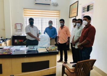 ಪುತ್ತೂರು : ಬಿಜೆಪಿ ಯುವಮೋರ್ಚಾ ಗ್ರಾಮಾಂತರ ಮಂಡಲದ ವತಿಯಿಂದ ಕೋವಿಡ್ ಕೇರ್ ಸೆಂಟರ್ ಗೆ ಮಾಸ್ಕ್ ಹಸ್ತಾಂತರ