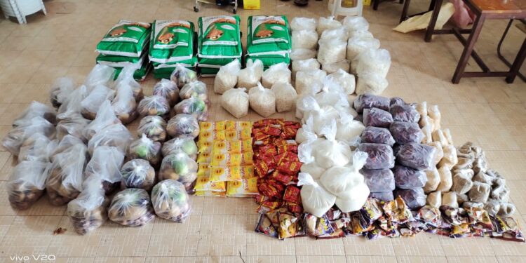 ಸಾಂದೀಪನಿ ಶಾಲೆಯಲ್ಲಿ ನೌಕರರಿಗೆ ಆಹಾರ ಸಾಮಗ್ರಿಗಳ ಕಿಟ್ ವಿತರಣೆ