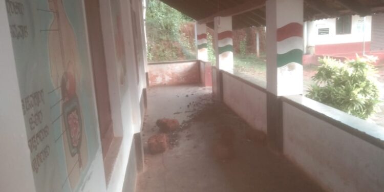 ಕೊಯಿಲ : ಸರ್ಕಾರಿ ಶಾಲಾ ಆವರಣ ದುರ್ಬಳಕೆ:; ಜಗಲಿಯಲ್ಲಿ ಬಾಡೂಟ ತಯಾರಿಸಿ ಮೋಜು ಮಸ್ತಿ ಮಾಡಿದ ಕಿಡಿಗೇಡಿಗಳು..!