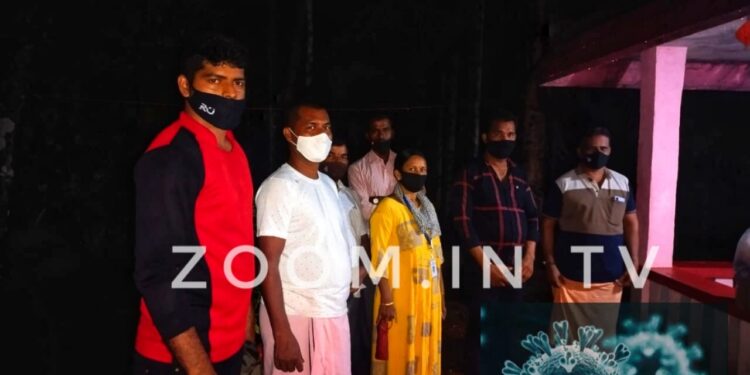 ಮುಂಡೂರು : ಗ್ರಾ.ಪಂ ವತಿಯಿಂದ ಸೀಲ್ ಡೌನ್ ಆದ ಮನೆಗಳಿಗೆ ಆಹಾರ ಸಾಮಾಗ್ರಿಗಳ ಕಿಟ್ ವಿತರಣೆ