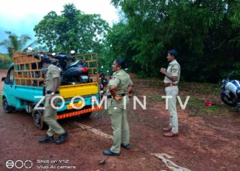 ಸರ್ವೆ : ಕಲ್ಪನೆ ಶಾಲಾ ಮೈದಾನದಲ್ಲಿ ಕೋವಿಡ್ ನಿಯಮ ಉಲ್ಲಂಘಿಸಿ ಕ್ರಿಕೆಟ್:; 8 ಬೈಕ್ ಮತ್ತು ಮೊಬೈಲ್ ಸೀಜ್ ಮಾಡಿದ ಪೊಲೀಸರು