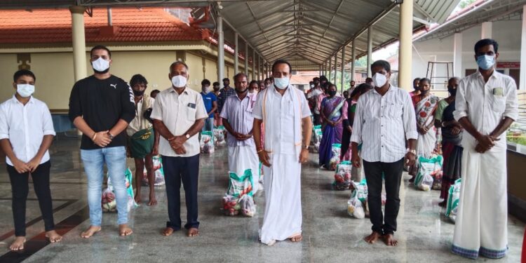 ಕೋಡಿಂಬಾಡಿ: ಅಶೋಕ್ ಕುಮಾರ್ ರೈ ನೇತೃತ್ವದಲ್ಲಿ   ಕೃಷ್ಣಗಿರಿ ಕಾಲೊನಿಯ ಐವತ್ತು ಬಡಕುಟುಂಬಗಳಿಗೆ ಅಗತ್ಯ ಸಾಮಾಗ್ರಿಗಳ ಕಿಟ್ ವಿತರಣೆ