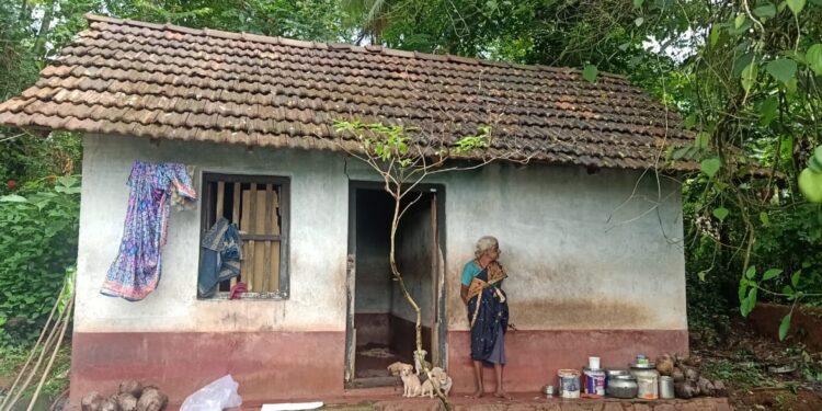 ಚಿಕ್ಕಮುಡ್ನೂರು : ಸಂಕಷ್ಟದಲ್ಲಿರುವ ಅಪ್ಪಿ ಅಜ್ಜಿ ನೆರವಿಗೆ ಧಾವಿಸಿದ ಅಭಿರಾಮ್ ಫ್ರೆಂಡ್ಸ್ :; ಸಂಕಷ್ಟದಲ್ಲಿರುವ ಅಪ್ಪಿ ಅಜ್ಜಿಗೆ ಬೇಕಿದೆ ಇನ್ನಷ್ಟು ನೆರವಿನ ಹಸ್ತ