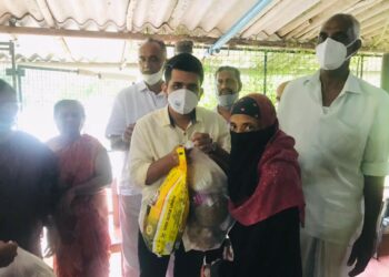 ಕೊಡಿಪ್ಪಾಡಿ :  ಎನ್.ಎಸ್.ಯು.ಐ ನ ಶ್ರೀನಿವಾಸ ಯೂನಿವರ್ಸಿಟಿ ಅಧ್ಯಕ್ಷರಾದ ತಮೀಝ್ ಕೊಲ್ಪೆ ಯವರಿಂದ ಬಡ ಕುಟುಂಬಕ್ಕೆ   ಕಿಟ್ ವಿತರಣೆ