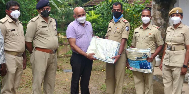 ಉಪ್ಪಿನಂಗಡಿ ಗೃಹರಕ್ಷಕದಳ ಘಟಕ ಹಾಗೂ ಕಡಬ ಗೃಹರಕ್ಷಕದಳ ಘಟಕಕ್ಕೆ ಸೊಳ್ಳೆ ಪರದೆ ವಿತರಣೆ
