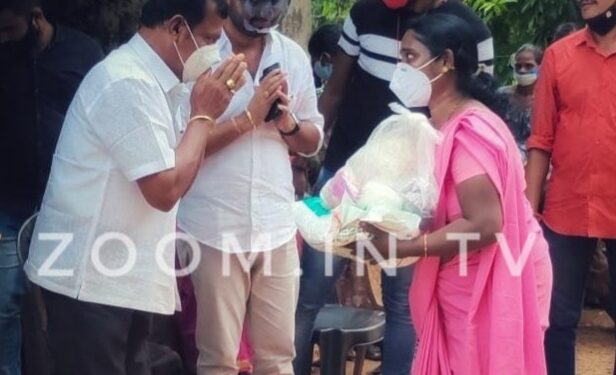 ಪುತ್ತೂರು: ಕರ್ನೂರು ಭಾಗದ ಮನೆಗಳಿಗೆ ಸಹಜ್ ರೈ ಬಳಜ್ಜ ಹಾಗೂ ಅವರ ತಂದೆ ಉದ್ಯಮಿ ಜಯರಾಮ ರೈ ರವರಿಂದ ಅಗತ್ಯ ವಸ್ತುಗಳ ಕಿಟ್ ವಿತರಣೆ