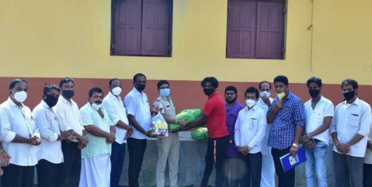 ವಿಟ್ಲ : ಯಕ್ಷಧ್ರುವ ಪಟ್ಲ ಫೌಂಡೇಶನ್(ರಿ) ಮಂಗಳೂರು ಇವರ ವತಿಯಿಂದ  ಕಲಾವಿದರಿಗೆ ಕಿಟ್ ವಿತರಣೆ