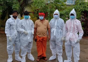 ವಿ.ಹೆಚ್.ಪಿ ಬಜರಂಗದಳ ಕೆಯ್ಯೂರು ಘಟಕದ ಕಾರ್ಯಕರ್ತರಿಂದ ಬಲ್ನಾಡು ಮೊರಾರ್ಜಿ ದೇಸಾಯಿ ಶಾಲೆಯಲ್ಲಿನ ಕೋವಿಡ್ ಕೇರ್ ಸೆಂಟರ್ ನಲ್ಲಿ ಸ್ವಚ್ಚತಾ ಕಾರ್ಯ