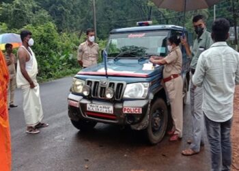 ಸುಬ್ರಹ್ಮಣ್ಯ: ಸೀಲ್ ಡೌನ್ ನಡುವೆಯೂ ಹೊರಜಿಲ್ಲೆಯಿಂದ ಕುಕ್ಕೆಗೆ ಯಾತ್ರಿಕರು:; ಪೊಲೀಸರಿಂದ ಕಠಿಣ ಕ್ರಮ