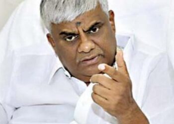 ಪುತ್ತೂರು : ಖಾಸಗಿ ನರ್ಸಿಂಗ್ ಹೋಮ್​ಗಳ ವಿರುದ್ಧ ಪ್ರಚೋದನಕಾರಿ ಹೇಳಿಕೆ:; ಮಾಜಿ ಸಚಿವ ರೇವಣ್ಣ ವಿರುದ್ದ ಭಾರತೀಯ ವೈದ್ಯಕೀಯ ಸಂಘದ ಕರ್ನಾಟಕ ಶಾಖೆಯ ಕಿರುಕುಳ ತಡೆ ಕಮಿಟಿಯ ಅಧ್ಯಕ್ಷ ಡಾ.ಗಣೇಶ್ ಪ್ರಸಾದ್ ರಿಂದ ದೂರು