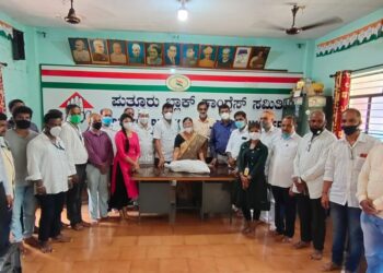 ಪುತ್ತೂರು : ಪತ್ರಿಕೋದ್ಯಮ ವಲಯದ ಫ್ರಂಟ್ ಲೈನ್ ವಾರಿಯರ್ಸ್ ಗೆ ಪುತ್ತೂರು ಬ್ಲಾಕ್ ಕಾಂಗ್ರೆಸ್ ಸಮಿತಿ ವತಿಯಿಂದ ಕಿಟ್ ವಿತರಣೆ