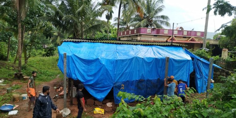 ವಿಶ್ವ ಹಿಂದೂ ಪರಿಷದ್ ಬಜರಂಗದಳ ವಿಟ್ಲ ಪ್ರಖಂಡ ಕಾಪುಮಜಲು ಘಟಕದ ವತಿಯಿಂದ ರಾಜೀವಿ ಭಂಡಾರ್ತಿ ಮನೆ ದುರಸ್ಥಿ ಕಾರ್ಯ