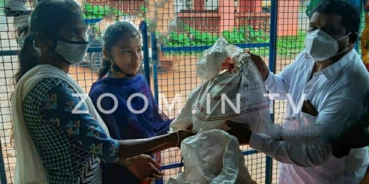 ಆಂಬುಲೆನ್ಸ್ ಚಾಲಕ ದಯಾನಂದ್ ಅವರಿಂದ ಕಡುಬಡವರಿಗೆ ನೆರವು- ಆಹಾರ ಸಾಮಗ್ರಿಗಳ ಕಿಟ್ ವಿತರಣೆ