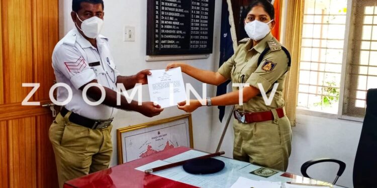 ಪುತ್ತೂರು : ಚಿನ್ನಾಭರಣ ಮಳಿಗೆಯಿಂದ ಕಳವಾದ ಸೊತ್ತುಗಳ ವಶಪಡಿಸುವ ಕಾರ್ಯಾಚರಣೆ:; ಹೆಡ್ ಕಾನ್ಸ್ಟೇಬಲ್ ಸ್ಕರಿಯ ರವರಿಗೆ  ಡಿವೈಎಸ್ಪಿ ಯಿಂದ ಪ್ರಶಂಸನಾ ಪತ್ರ