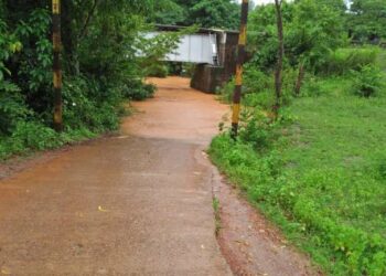 ಕಾಣಿಯೂರು- ಮಾದೋಡಿ- ಬೆಳ್ಳಾರೆ ಸಂಪರ್ಕ ರಸ್ತೆ ಬ್ಲಾಕ್:;ಹೊಳೆ ಬದಿಯಲ್ಲಿಯೇ ಅಪಾಯಕಾರಿ ತಿರುವು..!