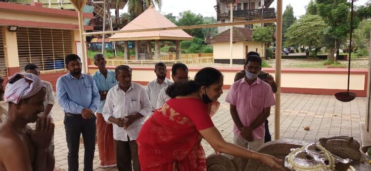 ಕಾರ್ಣಿಕ ಮೆರೆದ ತುಳುನಾಡ ಕಾರ್ಣಿಕ ಶಕ್ತಿಗಳು:; ಇಷ್ಟಾರ್ಥ ಈಡೇರಿದ ಹಿನ್ನೆಲೆಯಲ್ಲಿ ಕಲ್ಲೇಗ ಕಲ್ಕುಡ ಕಲ್ಲುರ್ಟಿ ದೈವಸ್ಥಾನಕ್ಕೆ ಬೆಳ್ಳಿಯ ಆಭರಣ ಹರಕೆಯಾಗಿ ಸಮರ್ಪಣೆ