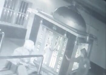 ಮಂಗಳೂರು: ಭಜನಾ ಮಂದಿರಕ್ಕೆ ಕನ್ನ ಹಾಕಿದ ಖದೀಮರು..! ಸಿಸಿಟಿವಿಯಲ್ಲಿ ಸೆರೆಯಾಯ್ತು ಖದೀಮರ ಕೈಚಳಕ