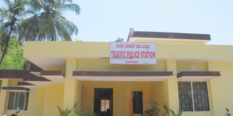 ನಿರ್ಲಕ್ಷತನದಿಂದ ವಾಹನ ಚಾಲನೆ : ಮಹಿಳೆಗೆ ಡಿಕ್ಕಿ : ಚಿಕಿತ್ಸೆ ವೆಚ್ಚ ಕೊಡಲು ಒಪ್ಪಿ ಕೊಡದೆ ಸತಾಯಿಸಿದ ಅಬ್ದುಲ್ ರಹಿಮಾನ್ : ಬಂಟ್ವಾಳ ಸಂಚಾರಿ ಪೊಲೀಸ್ ಠಾಣೆ ಯಲ್ಲಿ ಪ್ರಕರಣ ದಾಖಲು