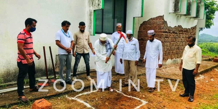 ಪುತ್ತೂರು : ಸೈಯದ್ ಮಲೆ ಜುಮಾ ಮಸ್ಜಿದ್ ನವೀಕರಣ ಕಾರ್ಯಕ್ಕೆ  ಸಾಲ್ಮರ ಮೊಹಮ್ಮದ್  ತಂಙಲ್ ರವರಿಂದ ಚಾಲನೆ