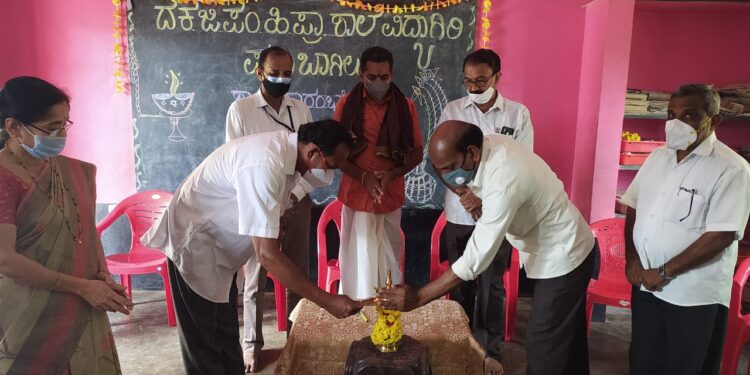 ವಿಟ್ಲ : ಸ.ಹಿ.ಪ್ರಾ.ಶಾಲೆ ಪಡಿಬಾಗಿಲಿನಲ್ಲಿ ಶೈಕ್ಷಣಿಕ ವರ್ಷಾರಂಭ