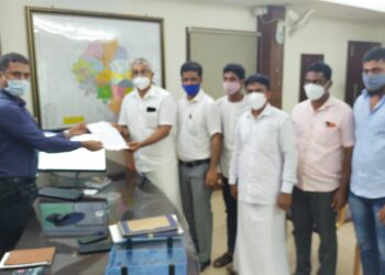 ರಾಮಕುಂಜ ಚೆಕ್ ಪೋಸ್ಟ್ ಬಳಿ ಶೆಡ್ ಧ್ವಂಸ ಮಾಡಿದವರ ಮೇಲೆ ಕೇಸ್ ದಾಖಲಿಸಿ ಕಠಿಣ ಕ್ರಮ ಕೈಗೊಳ್ಳುವಂತೆ ಹಿಂ.ಜಾ.ವೇ ಕಡಬ ತಾಲೂಕು ವತಿಯಿಂದ ಜಿಲ್ಲಾ ಪೋಲಿಸ್ ವರಿಷ್ಠಾಧಿಕಾರಿಯವರಿಗೆ ದೂರು