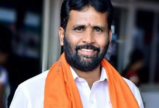 ಸೇವೆಯೆಂಬ ಯಜ್ಞದಲ್ಲಿ ಸಮಿತೆಯಂತೆ ಉರಿಯುವ ಎಂಬ ಸಾಲಿನ ಪ್ರತಿರೂಪ :; ಹಲವು ಜನರ ಕಷ್ಟಕ್ಕೆ ನೆರವಾದ ನಿಸ್ವಾರ್ಥ ಮನೋಭಾವದ “ಅರುಣ್ ಕುಮಾರ್ ಪುತ್ತಿಲ”