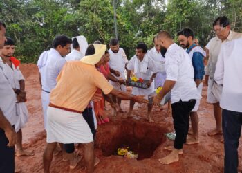 ಬೆಳ್ತಂಗಡಿ: ದೇರಾಜೆ ಬೆಟ್ಟದಲ್ಲಿ ಕೊಡಮಣಿತ್ತಾಯ ದೈವ ಸಾನಿಧ್ಯದ ಜೀರ್ಣೋದ್ಧಾರಕ್ಕೆ ಶಿಲಾನ್ಯಾಸ
