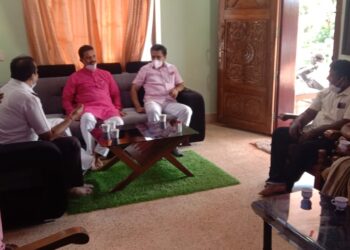 ಪುತ್ತೂರು: ಹಿಂ.ಜಾ.ವೇ ಜಿಲ್ಲಾ ಪ್ರಧಾನ ಕಾರ್ಯದರ್ಶಿ ಅಜಿತ್ ರೈ ನಿವಾಸಕ್ಕೆ ಬಿಜೆಪಿ ನಾಯಕರು ಭೇಟಿ