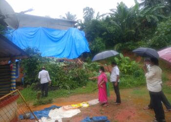 ಬನ್ನೂರು : ಮಳೆಗೆ ಹಾನಿಗೀಡಾದ ಪ್ರದೇಶಕ್ಕೆ ಶಕುಂತಲಾ ಶೆಟ್ಟಿ ಭೇಟಿ ನೀಡಿ ಪರಿಶೀಲನೆ