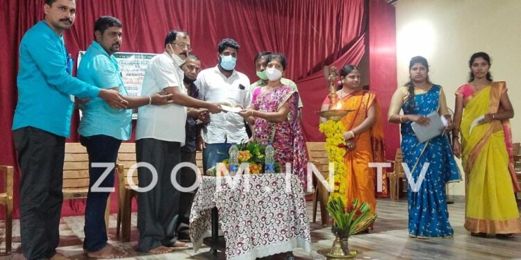 ಕಲ್ಲಡ್ಕ : ಶ್ರೀ ಕ್ಷೇತ್ರ ಧರ್ಮಸ್ಥಳ ಗ್ರಾಮಾಭಿವೃದ್ಧಿ ಯೋಜನೆಯ ಪ್ರಗತಿ ಬಂಧು ಸ್ವಸಹಾಯ ಸಂಘದ ಸದಸ್ಯರಿಗೆ ಲಾಭಾಂಶ ವಿತರಣೆ ಹಾಗೂ ಪ್ರಕೃತಿ ವಿಕೋಪ ಒಳಗಾದ ಕುಟುಂಬಕ್ಕೆ ಪರಿಹಾರ ನಿಧಿ ವಿತರಣೆ