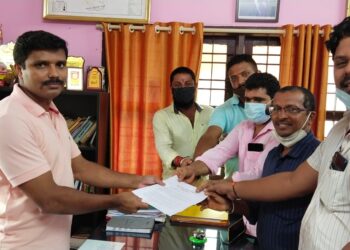 ಪುತ್ತೂರು : ಗೋ ಹತ್ಯೆಯನ್ನು ತಡೆಯುವ ಕುರ್ಬಾನಿ ನಿಷೇಧ ಕಾಯ್ದೆ ಜಾರಿಗೊಳಿಸುವಂತೆ ವಿ.ಹಿಂ.ಪ. ಬಜರಂಗದಳ ವತಿಯಿಂದ ಮನವಿ