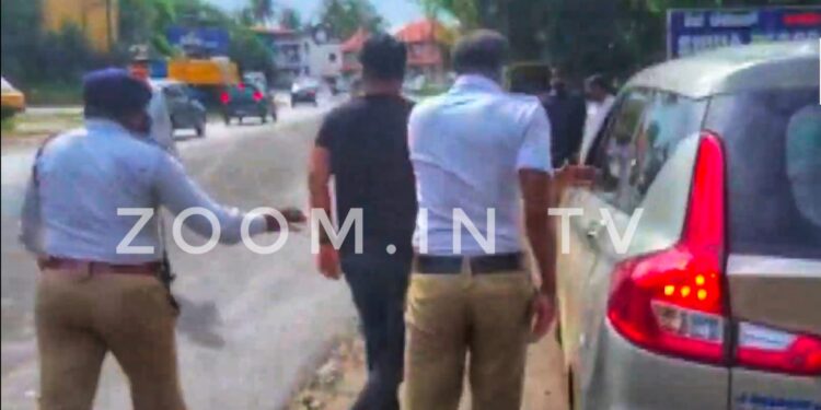 ಮಂಗಳೂರು: ಆಂಬ್ಯುಲೆನ್ಸ್ ಗೆ ಹಾದಿ ಬಿಡದ ಕಾರು ಚಾಲಕ:; ಠಾಣೆಯ ದಾರಿ ತೋರಿದ ಪೊಲೀಸರು.!