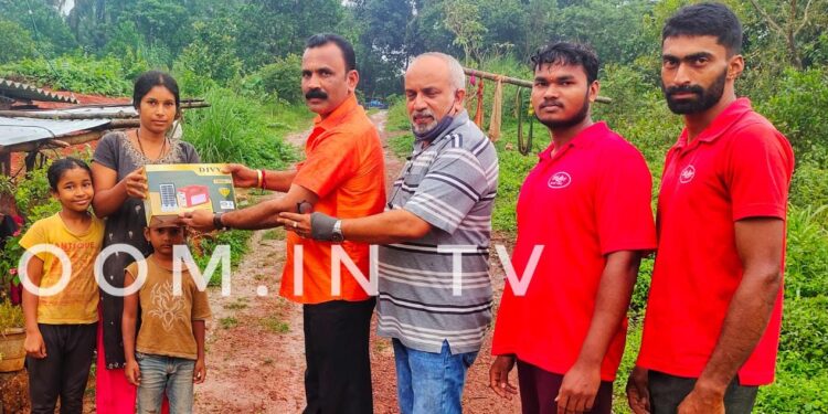ಜಿಡೆಕಲ್ಲು: ವಿದ್ಯುತ್ ಸಂಪರ್ಕವಿಲ್ಲದ ಮನೆಗೆ ಸೋಲಾರ್ ಲೈಟ್ ನೀಡಿ ಬೆಳಕಾದ ಪದ್ಮಶ್ರೀ ಸೋಲಾರ್ ನ ಮಾಲಕ ‘ಸೀತಾರಾಮ ರೈ’ ಕೆದಂಬಾಡಿಗುತ್ತು