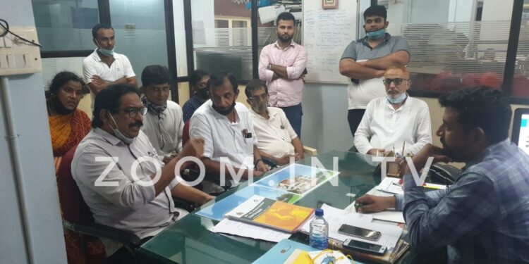 ಅನಧಿಕೃತ ಅಂಗಡಿಗಳನ್ನು ತೆರವುಗೊಳಿಸಿದ ಪೌರಾಯುಕ್ತರಿಗೆ ಕಾಂಗ್ರೆಸ್ ನಾಯಕರಿಂದ ತರಾಟೆ ಹಾಗೂ ನಗರ ಸಭಾ ಬಿಜೆಪಿ ಆಡಳಿತದ ವಿರುದ್ಧ ಹೋರಾಟದ ಎಚ್ಚರಿಕೆ