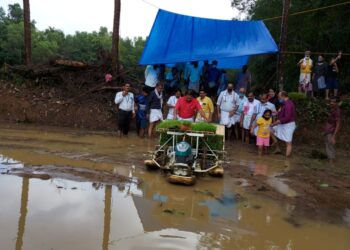 ನೈತ್ತಾಡಿ: ಶ್ರೀಮಹಾಲಿಂಗೇಶ್ವರ ದೇವರ ನೈವೇದ್ಯಕ್ಕಾಗಿ ಭತ್ತದ ಬೇಸಾಯ:;ನೇಜಿ ಯಂತ್ರ ನಾಟಿಗೆ ಚಾಲನೆ ನೀಡಿದ ಶಾಸಕ ಸಂಜೀವ ಮಠಂದೂರು