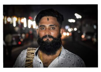 ಹುಲಿ ಕುಣಿತಕ್ಕೆ ಹೆಜ್ಜೆ ಹಾಕುತ್ತಿದ್ದ ‘ಮನೋಜ್’   ಆಂಬ್ಯುಲೆನ್ಸ್ ಚಾಲಕನಾಗಿ ಸೇವೆ…ಕೊರೊನಾ ಸಂದರ್ಭದಲ್ಲಿ ತೆರೆಮರೆಯಲ್ಲಿ ಶ್ರಮಿಸಿದ ಸೇವಕ