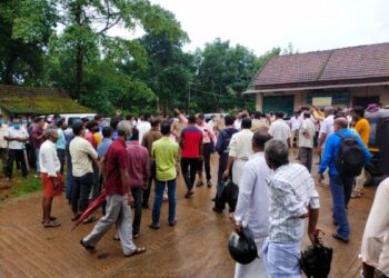 ಬಂಟ್ವಾಳ: ಭಿನ್ನ ಉದ್ದೇಶಗಳಿಗೆ ಪ್ರತಿಭಟನೆಗೆ ಸೇರಿದ್ದ ಕಾಂಗ್ರೆಸ್ ಮತ್ತು ಬಿಜೆಪಿ ಕಾರ್ಯಕರ್ತರ ನಡುವೆ ಘರ್ಷಣೆ ;: ಆರ್.ಟಿ.ಐ.ಕಾರ್ಯಕರ್ತನ ಮೇಲೆ ಹಲ್ಲೆ ಆರೋಪ