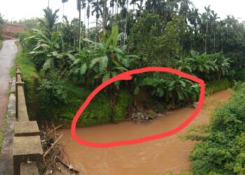 ವಿಟ್ಲ : ಭಾರೀ ಮಳೆಯಿಂದಾಗಿ ಸೇತುವೆಯ ತಡೆಗೋಡೆ ಕುಸಿತ..! ಅಪಾಯದಂಚಿನಲ್ಲಿ ಕಲ್ಲಮಜಲು ಸೇತುವೆ