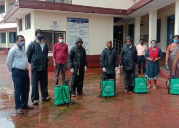 ಪುತ್ತೂರು : ಎಸ್.ಎಸ್.ಎಲ್.ಸಿ ಪರೀಕ್ಷಾ ಹಿನ್ನೆಲೆ:; ನಗರಸಭಾ ಅಧಿಕಾರಿಗಳಿಂದ ಶಾಲೆಗಳ ಸ್ಯಾನಿಟೈಸ್