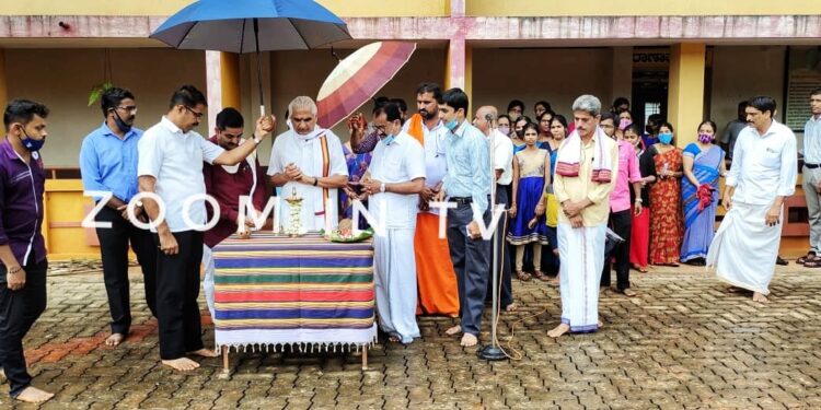 ಪುತ್ತೂರು: ವಿವೇಕಾನಂದ ಪದವಿಪೂರ್ವ ಕಾಲೇಜಿನ ಆವರಣದಲ್ಲಿ ಗದ್ದೆ ಕೃಷಿ ಕಾರ್ಯಕ್ಕೆ ಚಾಲನೆ:; ಕೃಷಿ ಚಟುವಟಿಕೆಯ ಮೂಲಕ ಆತ್ಮ ನಿರ್ಭರತೆಯ ಕನಸನ್ನು ನನಸಾಗಿಸಬೇಕು- ಡಾ. ಕಲ್ಲಡ್ಕ ಪ್ರಭಾಕರ ಭಟ್