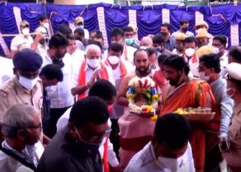 ಲೋಕ ಕಲ್ಯಾಣಕ್ಕಾಗಿ ಸಿಎಂ ಯಾಗ:; ಯಡಿಯೂರಪ್ಪಗಾಗಿ ರಾಜ್ಯಾದ್ಯಂತ ಸ್ವಾಮೀಜಿಗಳ ಯಜ್ಞ..!