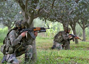 ಜಮ್ಮು-ಕಾಶ್ಮೀರ:ಇಬ್ಬರು ಎಲ್‌ಇಟಿ ಉಗ್ರರನ್ನು ಸದೆಬಡಿದ ಭಾರತೀಯ ಸೇನೆ